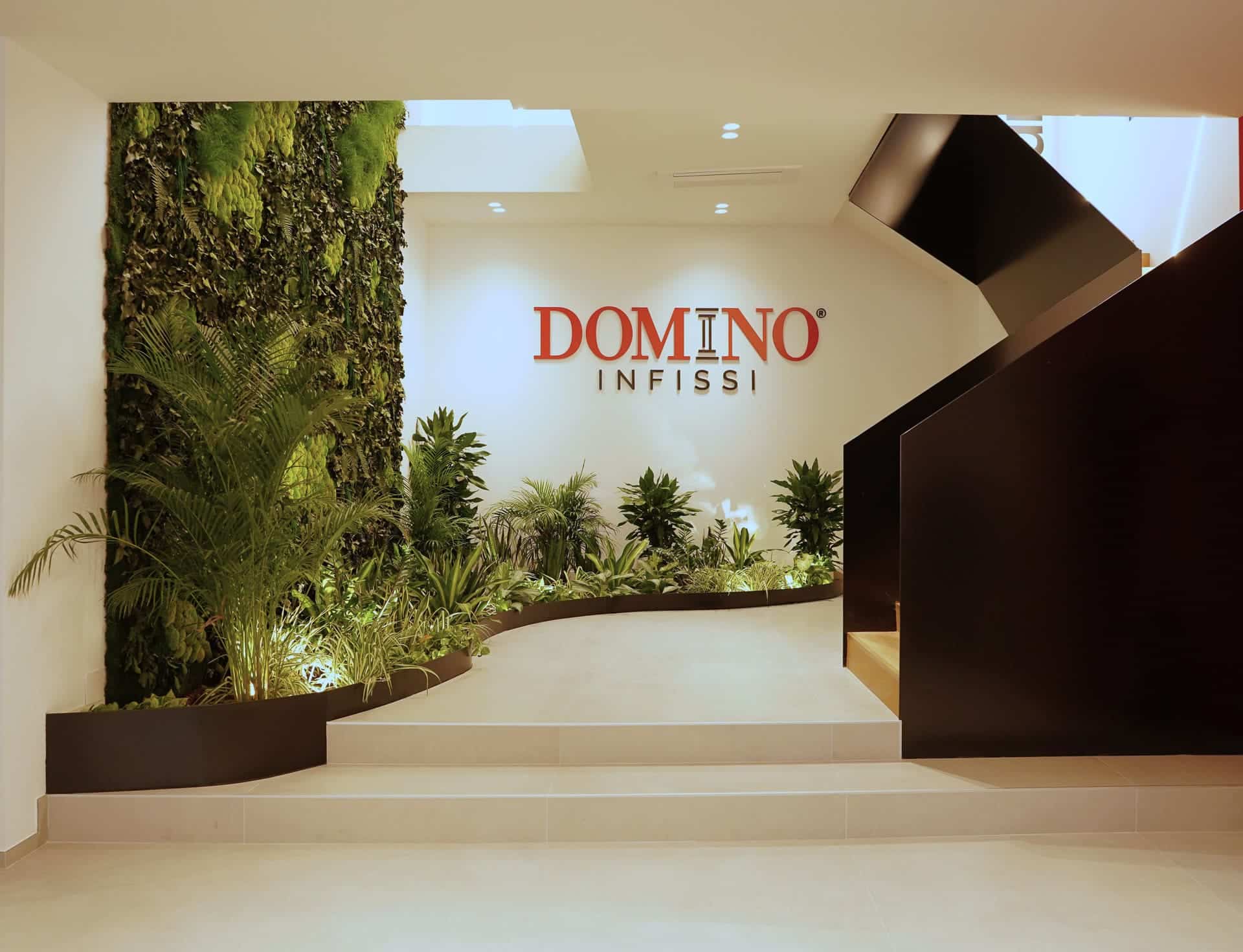 Giardino verticale indoor in open space aziendale uffici