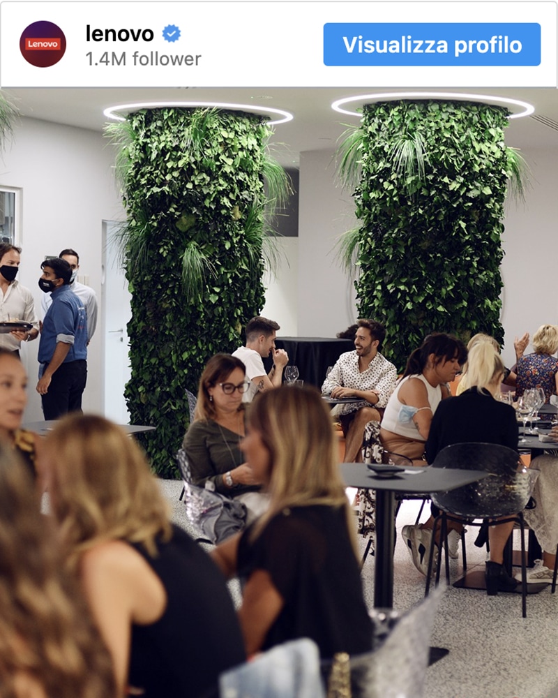 Reinforced concrete column cladding with preserved greenery and Push-Pull opening system in the Lenovo Store